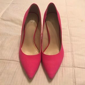 Barbie Shoe Alert! NEON PINK stilettos 👠